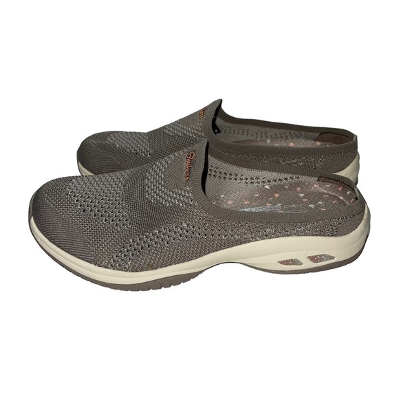 NWT Skechers Woman Shoes Size 6.5 - Picture 2 of 8